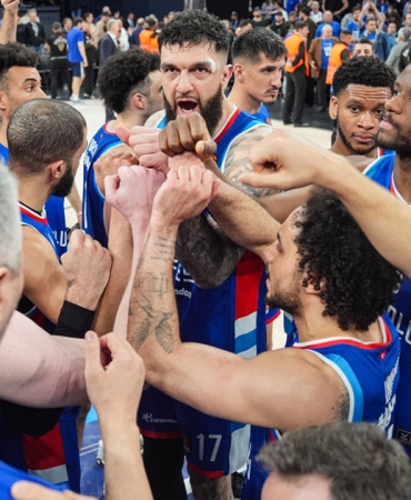 Anadolu Efes 4'lü final için Atina'da en kritik maçına çıkıyor