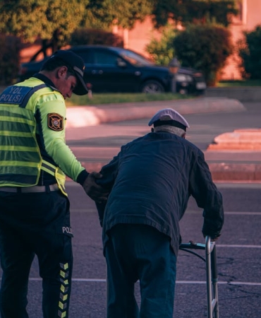 Emekli-Polis-Ibrahim-Acilan8217dan-Turk-Polisine-Duygusal-Siir-featured