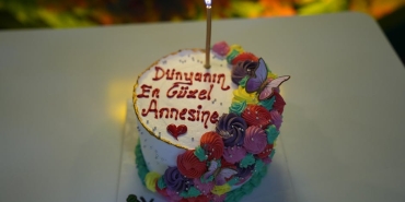 Pamukova8217da-Ogretmenlere-Cikolatali-Kutlama-Ogrencilerden-Duygusal-Mesaj-featured