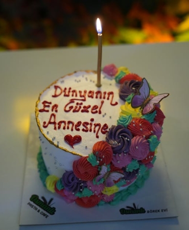 Pamukova8217da-Ogretmenlere-Cikolatali-Kutlama-Ogrencilerden-Duygusal-Mesaj-featured