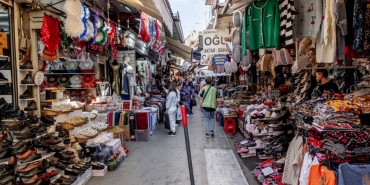 Bayram-Alisverisi-Telasi-Sehir-Merkezini-Sardi-Yogunluk-ve-Fiyat-Endisesi-featured