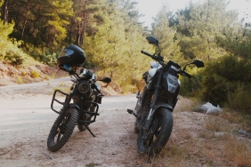 Geyve8217de-Kayaliklara-Sikisan-Motosikletli-8216Patpat8217-ile-Kurtarildi-featured