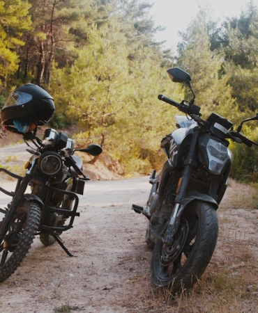 Geyve8217de-Kayaliklara-Sikisan-Motosikletli-8216Patpat8217-ile-Kurtarildi-featured
