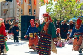 Bayraktepe-Maarif-Halk-Danslari-Senligi8217ne-Buyuk-Ilgi-featured