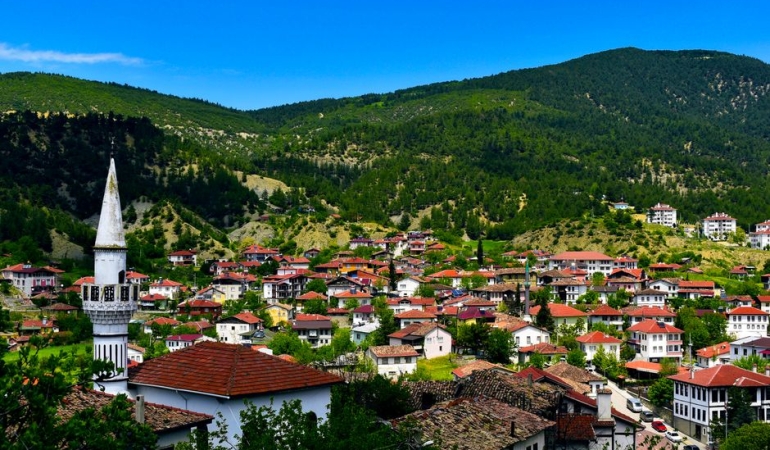 Sakarya-Kirmizi-Dolmuslarda-Donusum-Ruzgari-UKOME8217den-Stratejik-Karar-featured
