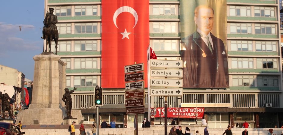 Geyve-Trafik-Kurbani-Mustafa-Akbulut8217a-Gozyaslariyla-Veda-featured